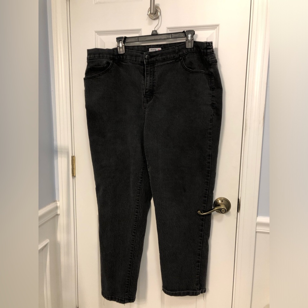 Catherines plus 20W black denim jeans. Right Fit,moderately curvy. Side elastic